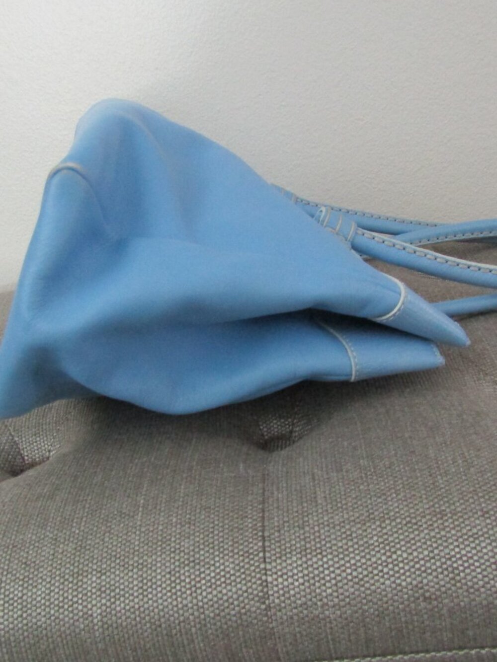 Tod's Powder Blue Leather Tote - Picture 4 of 16